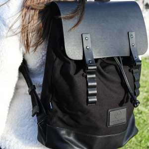 Gaston Luga väska  - En helt ny Gaston Luga väska i nyskick. Använd 1 gång. Säljer pga har två likadana. Nypris 1299kr.