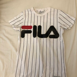 Fila T-shirt  - Fila T-shirt i fint skick endast använd några gånger! Strl xs 
