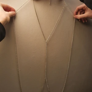 Kropps smycke - Säljer mitt kropps smycke från Glitter, den är endast testad! För fler bilder skicka meddelande. Nypris 299kr säljer den för halva priset (Bilden är tagen med smycket på ryggen, meningen är att smycket ska sitta på framsidan)