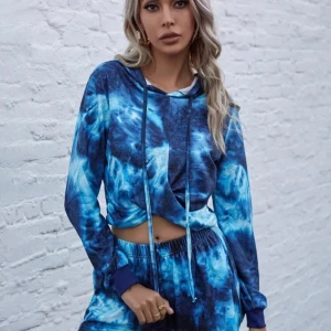 Set  - Säljer detta supersöt setet🦋 aldrig använd, storlek L 🌸 50kr✨ obs, lånade bilder