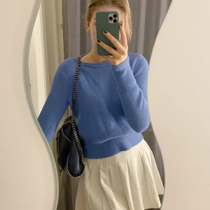 Blå tröja - Säljer denna tröja från zara. Flera intresserade sker budning💕 frakt står köparen för 