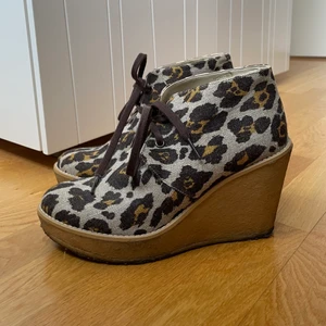 Stella McCartney skor - Stella McCartney skor i storlek 38. Använda endast ett fåtal gånger! Mycket fint skick!