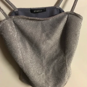 Glitter topp - Från Gina super stretchig 