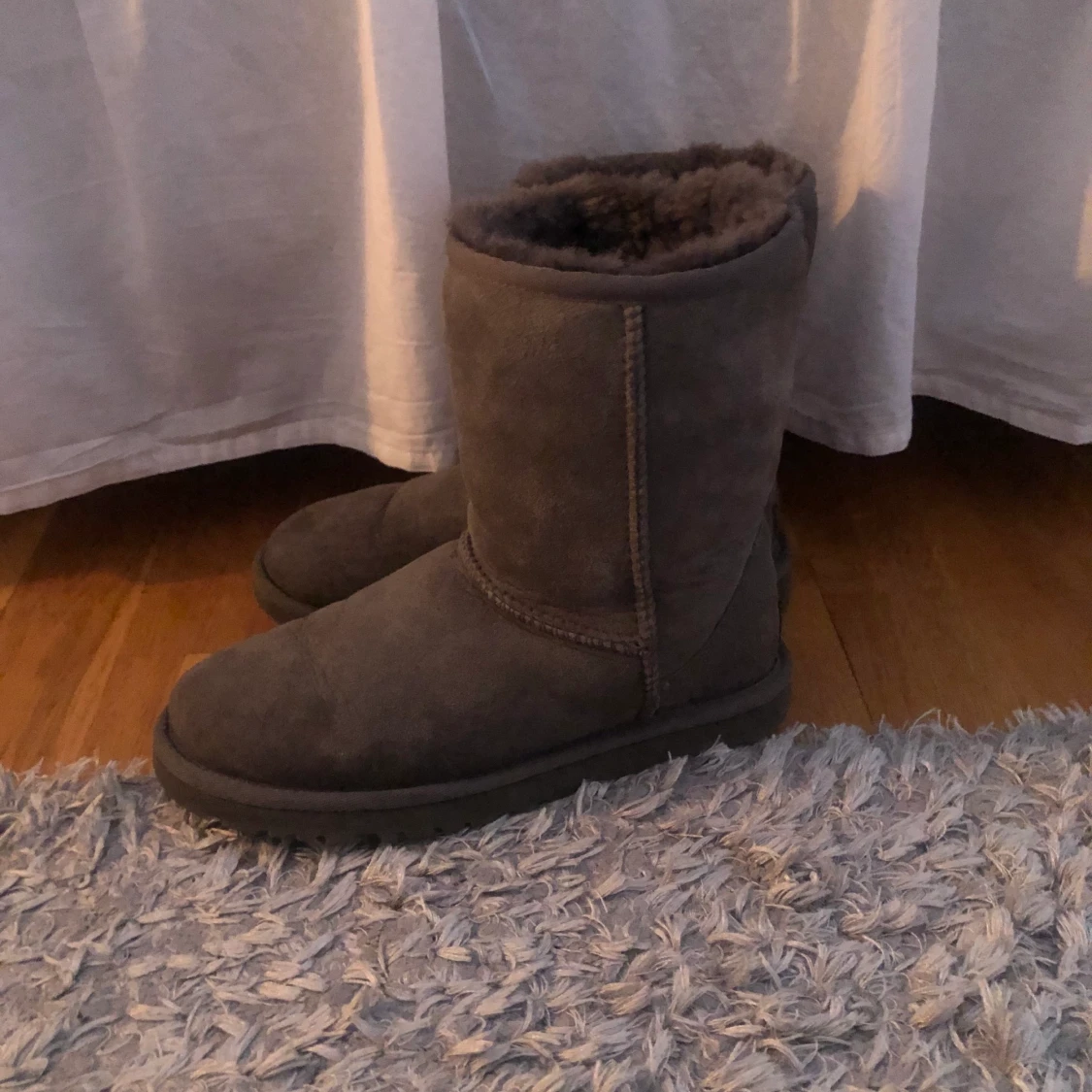 UGGS grå, storlek 36. - 90