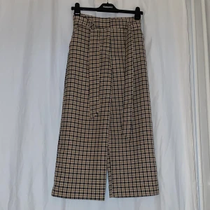 Hm byxor, mönstrade - Storlek 34, aldrig använda byxor från hm mycket bra skick