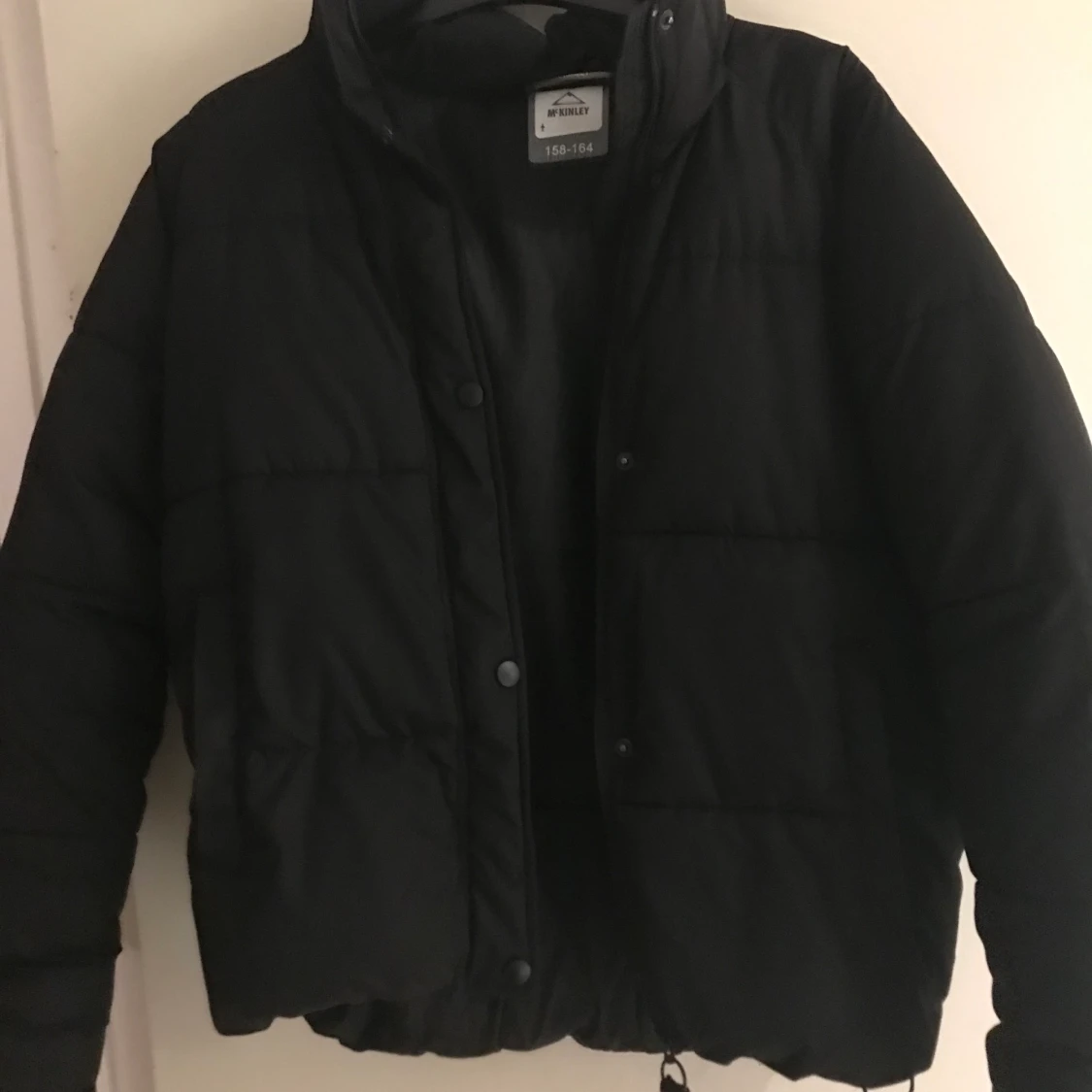 Svart pufferjacket strl xs/s