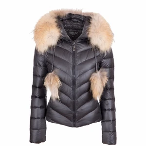 Vinterjacka hollies - Ganska gammal jacka ifrån Hollies. Den är i använt skick och har lite smink längst upp. Den kemtvättars för ett år sedan då jag hade tänkt sälja den och då försvann sminkfläckarna nästan helt bort. Den har användas lite under detta år. Man kan ta av pälsen på den om man föredrar den utan. Köpt för ca 3000kr.