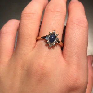 Ring - Oanvänd ring från nutmeg, + frakt 12