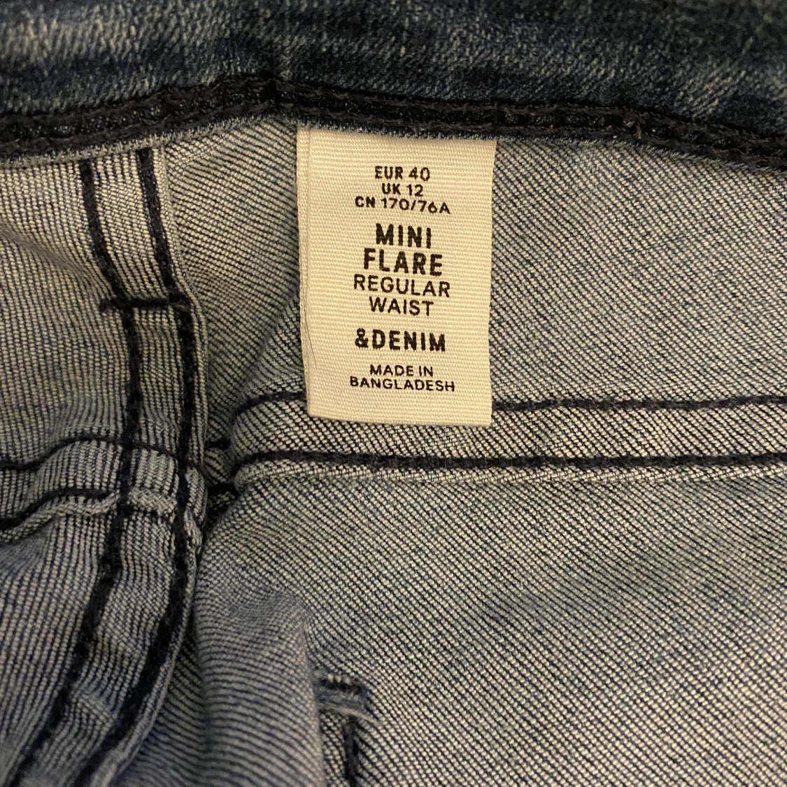 Utsvängda jeans - 91