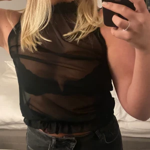 Mesh linne S - Tvär snyggt linne med lite krage! Aldrig använd🤩