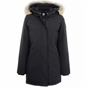 Canada goose jacka - Säljer min canada goose jacka i modellen victoria parka. Säljer den pågrund av att den inte kommer till användning och köpte en ny jacka. Skriv för mer info och om du vill ha bilder på jackan