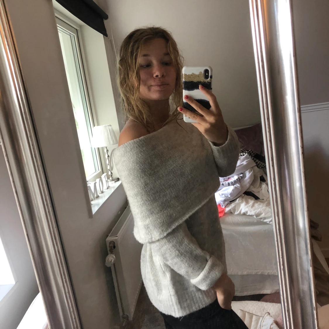 Ljusgrå stickad tröja  - 90