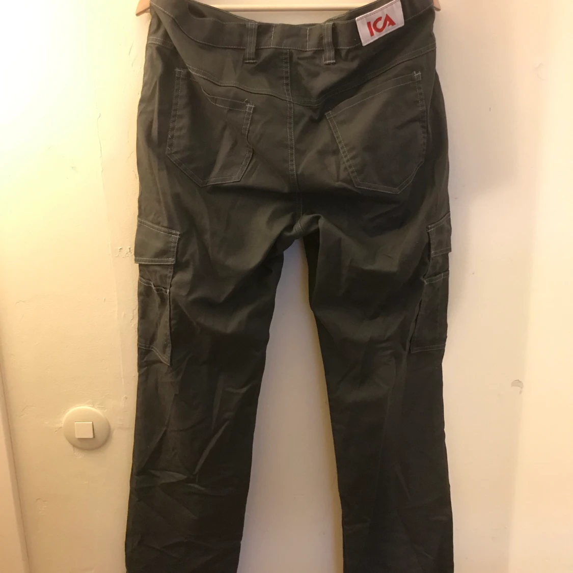 Gråa cargobyxor - 90