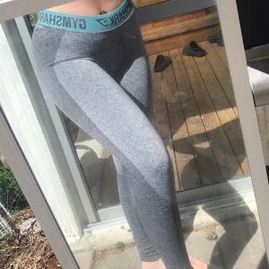 Gymshark träningsbyxor  - Super fina träningsbyxor som tyvärr inte kommer till användning längre och därför jag säljer dem! 🌸