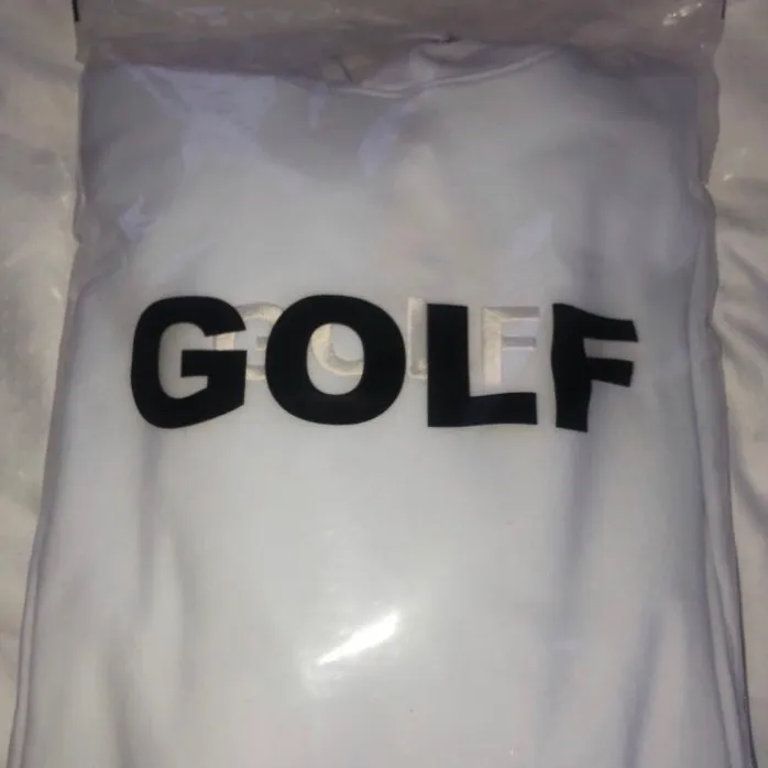 Säljer mina vita Golf Wang hoodie då den är för stor för mig. Använd fåtal gånger Skick: 10/10. Denna är slutsåld på hemsidan! Pris går att diskutera! Kommer med påsen och tagen.. Hoodies.