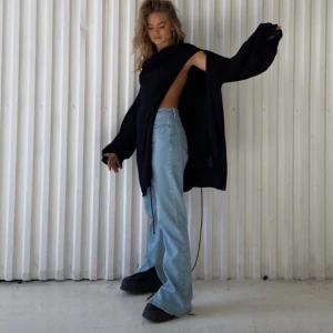 INTRESSEKOLL!!! - Intressekoll på mina helt nya jeans från Hannas kollektion tillsammans med NAKD, de är superfina men var tyvärr lite för små på mig dock jätte jätte fina, lappen är även kvar, skriv privat om du är intresserad och vad du hade kunnat lägga💞💞