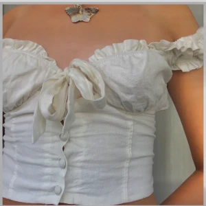 Fiinaste toppen🤩 - Såå fin topp som tyvärr blivit lite liten på mig😩 såå fin till sommaren och alla slags event!💞💞 från polly!