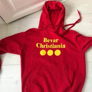 Bevara Christiania hoodie köpt i christiania, kommer tyvärr inte till användning längre. Frakt ej inkl.😋