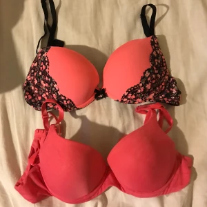Bh-ar 75b - 60kr st och alla för 150kr. Jag säljer dessa eftersom jag vuxit ur de, kan mötas upp i Stockholm annars står köparen för frakten