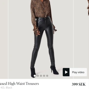 Fina skinbyxor från NAKD  - Fina skinbyxr från NAKD i st xs. Buda! Frakt tillkommer 