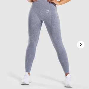 Gymshark tights - Helt nya och jättefina tights från Gymshark i modellen Vital Seamless i storlek S. Färgen är Steel Blue Marl. Nypris 650 kr.✨ Slutsålda på hemsidan. Inklusive frakt!!