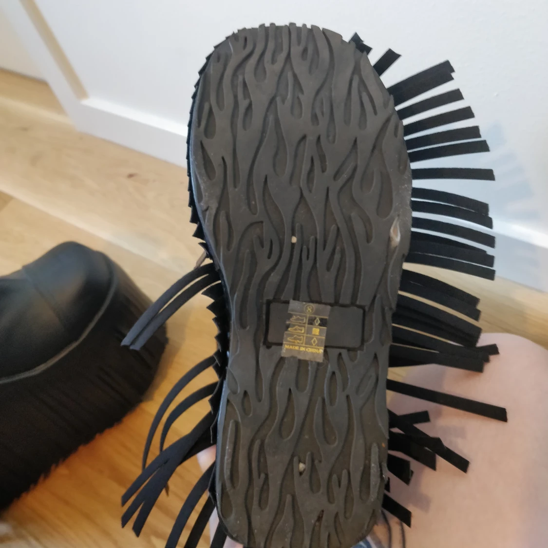 Demonia Slay Fringe  - 90