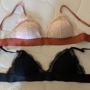 Bralettes - Säljer dessa två super snygga bralettes, båda är i M och den svarta köpt på Gina och den rosa på Lindex (Ella m) 