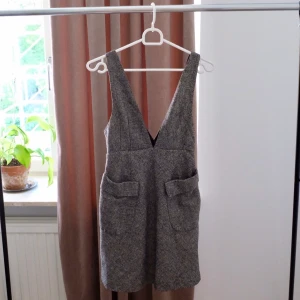 Hängslekjol - Hängslekjol från BikBok. 