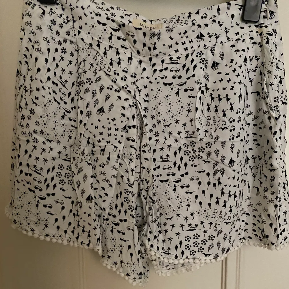 Cute summer shorts in black and white from Nümph. Never worn. . Shorts.