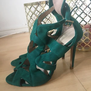 Klackskor  - Storlek 39 pris 99kr