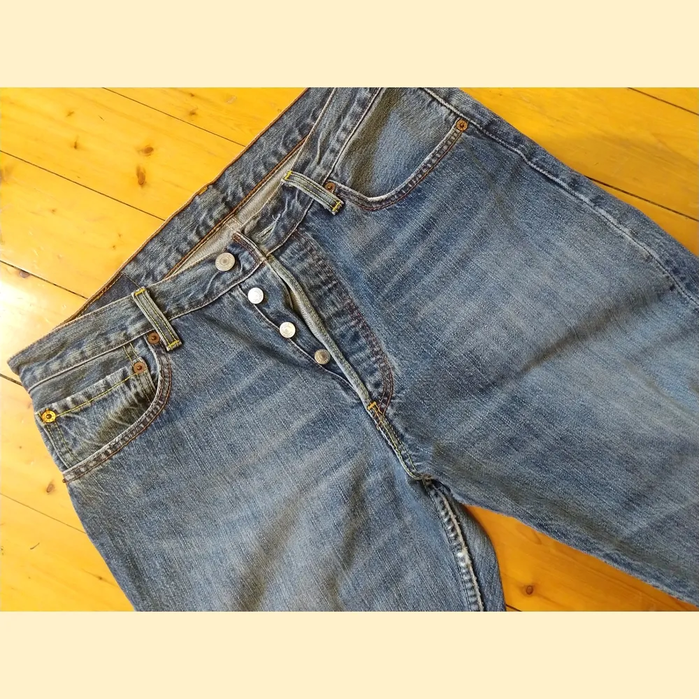 Levi's jeans i stl 32/32.. Jeans & Byxor.