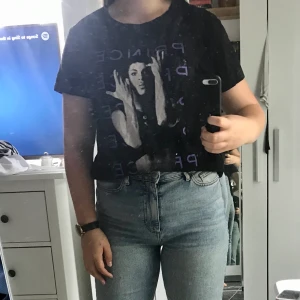 Prince T-shirt  - Prince T-shirt storlek M 🌼