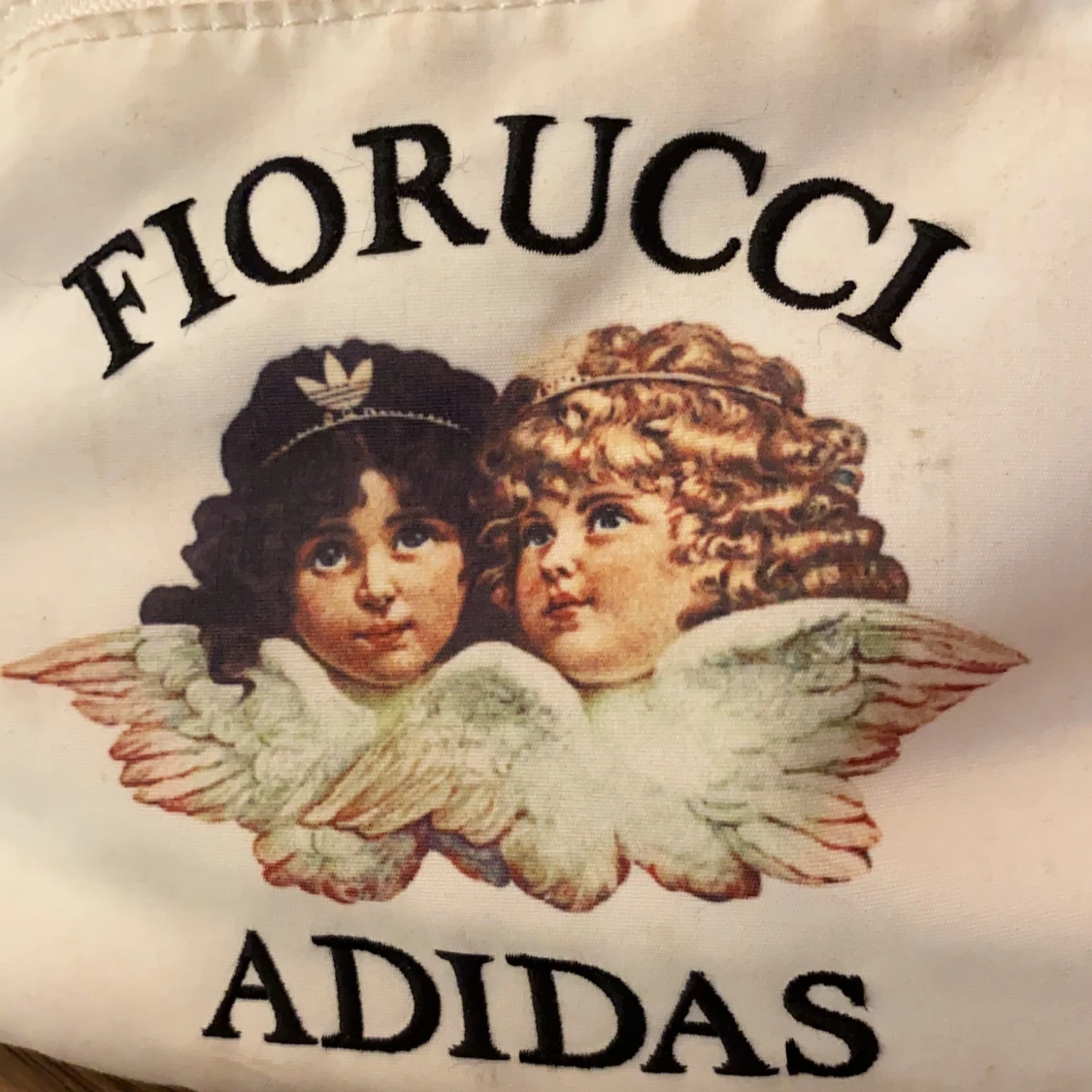 Fiourucci+adidas magväska - 90