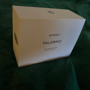 Byredo Palermo 100ml - Helt oanvänd, bara testa doften på handleden med ett sprut. Tyvärr inte min doft. Nypris 2000kr