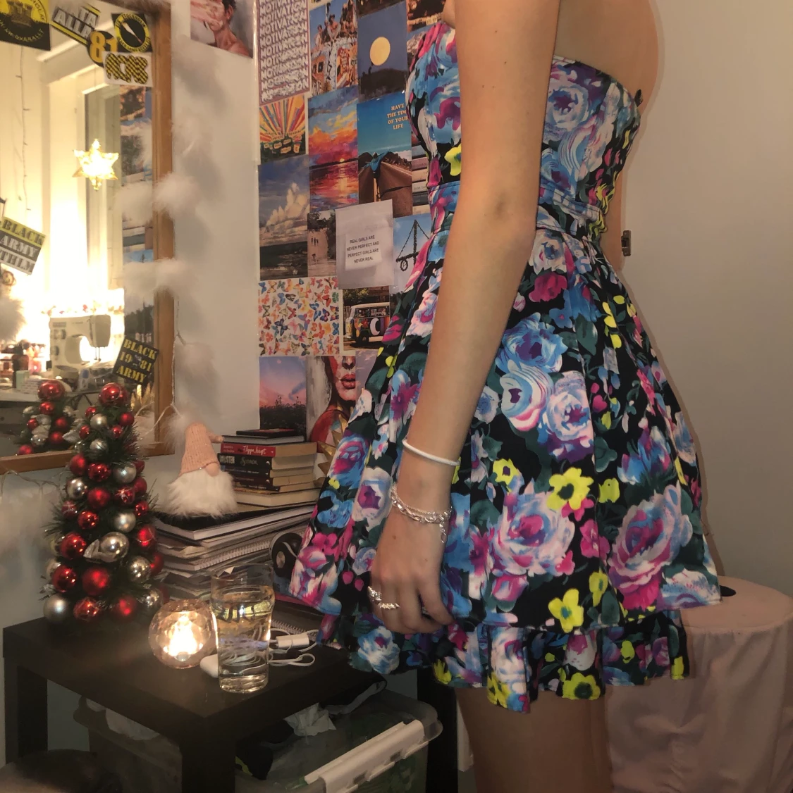 Fin blommig klänning🌼 - 90