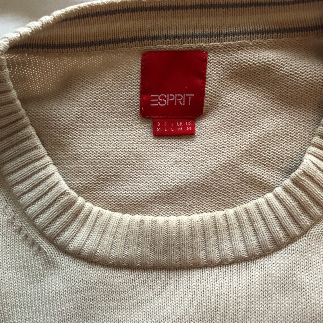 Stickad tröja från Esprit strl M - 91