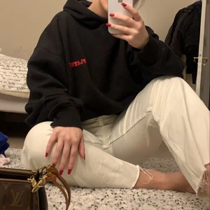 Vita jeans  - Buda på mina fina sommar jeans. St S