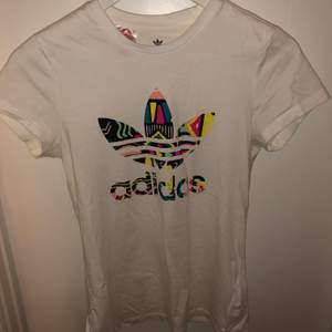 Adidas t-shirt stl XS/S