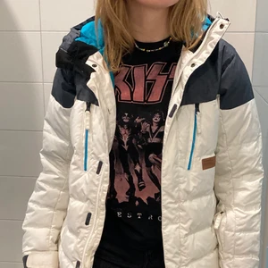 Everest vinterjacka  - Super snygg vinterjacka från Everest i fint skick, perfekt skidjacka⛄️ köparen står för frakten 