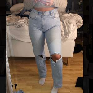 90’s jeans från Gina. Storlek 42. Använda få gånger, säljer pga fel storlek 