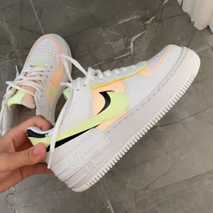 NIKE SHADOW - HELT NYA, högsta bud gäller. 37.5