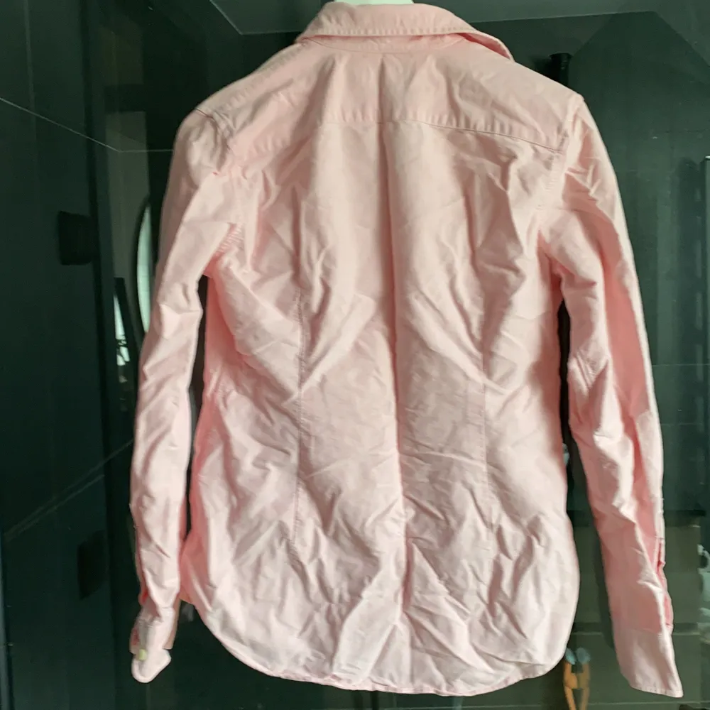 Ralph Lauren skjorta i rosa, custom fit i storlek M. Sparsamt använd . Skjortor.