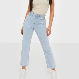 Jeans från nelly - Storlek 36/38, använda 1 gång, priset kan diskuteras 