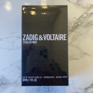 Zadig&Voltaire this is him! - Killparfym som är jätte god men tyvärr så har min man en speciell parfym han alltid använder och inga andra duger 😂 den är oöppnad. Perfekt att ge bort i present till någon speciell. 🥰