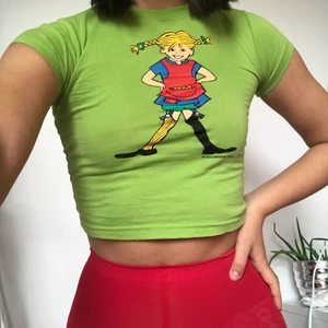 Babytee  - Otroligt gullig tshirt med Pippi på. Visas på en storlek S men passar även xs. Frakt tillkommer  