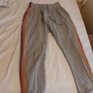 Bil bok - Snyggt plagg med fina färger på sidorna