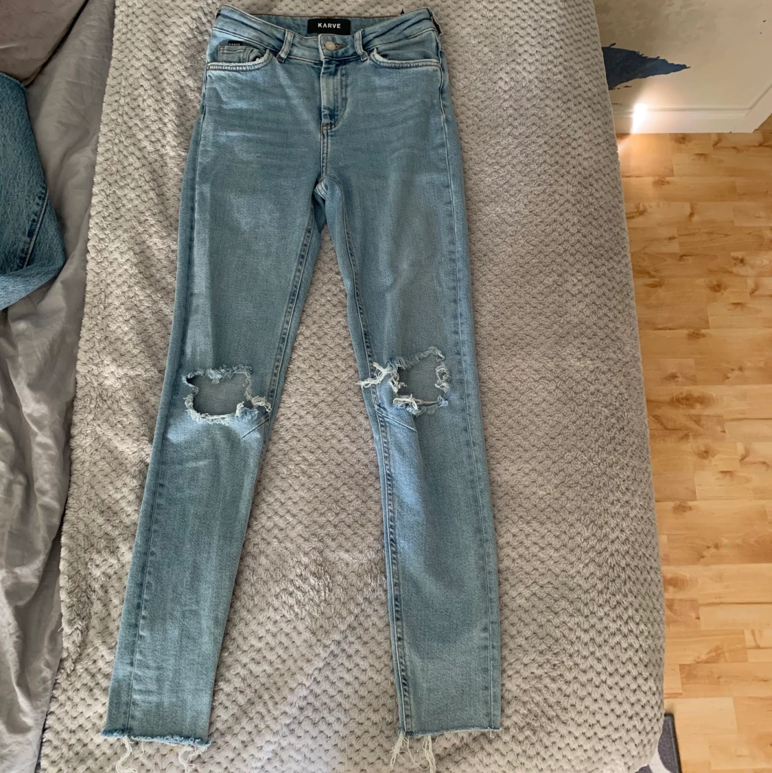 Ljusblåa KARVE jeans