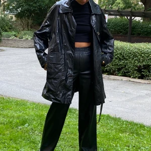 Jacka - Köpt på humana för ett år sedan, aldrig kommit till användning tyvärr men väldigt snygg till hösten till en fin outfit