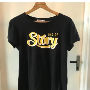 Tre tröjor från New Yorker - Tre coola tröjor från New Yorker alla i storlek M och använda få tal gånger. 1 för 30kr, 2 för 40kr eller 3 för 50kr.