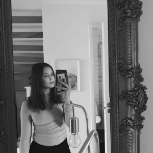 Blå ribbad långärmad💙 - En assnygg blå ribbad långärmad tröja med extremt stretchigt tyg med en snygg urringning✊🏼✊🏼 ❗️❗️aldrig använd❗️❗️strl M men är liten i storleken❗️